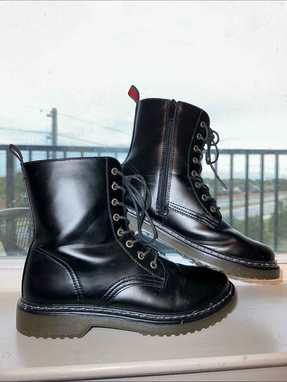 Vepose Black Leather Lace-Up Women's Combat Boots